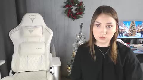 lovers613228 online show from 11/28/25, 10:18