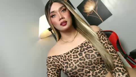 lovers moon22 online show from 11/04/25, 11:20