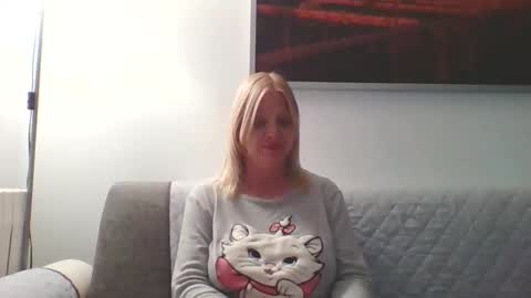 Marlyn online show from 04/22/26, 10:22