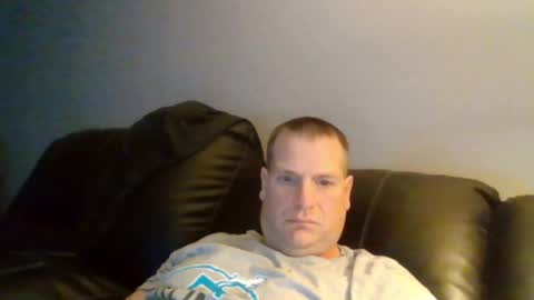 lovetocum37 online show from 01/01/25, 01:59