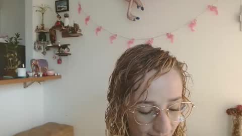 Snapshot of loving__lily chatting on 11/06/25, 03:13 loving online show from 11/06/25, 03:13