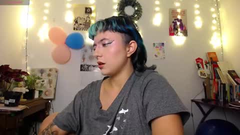 loving_alma online show from 12/21/25, 01:57