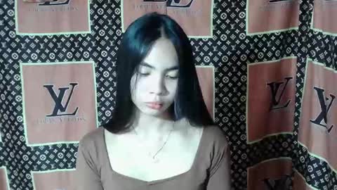 loving_rhean online show from 12/20/25, 12:23