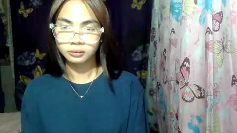 loving_rhean online show from 06/12/26, 12:15