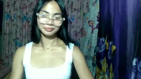 Snapshot of loving_rhean chatting on 07/06/26, 12:35 loving_rhean online show from 07/06/26, 12:35