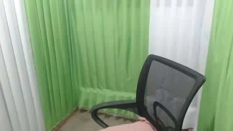 Snapshot of loving_scarlet19 chatting on 02/16/26, 07:59 Scarlet online show from 02/16/26, 07:59
