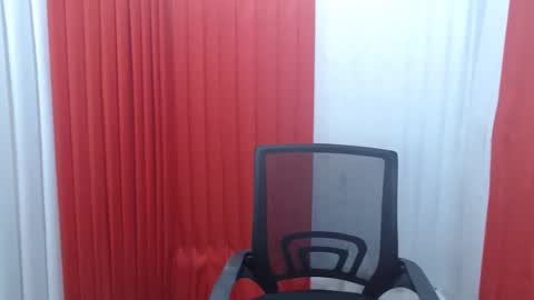Snapshot of loving_scarlet19 chatting on 02/24/26, 02:59 Scarlet online show from 02/24/26, 02:59