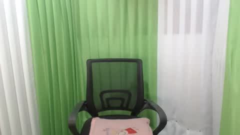 Snapshot of loving_scarlet19 chatting on 02/28/26, 11:00 Scarlet online show from 02/28/26, 11:00