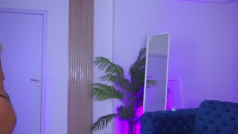 Nora online show from 01/05/25, 04:47