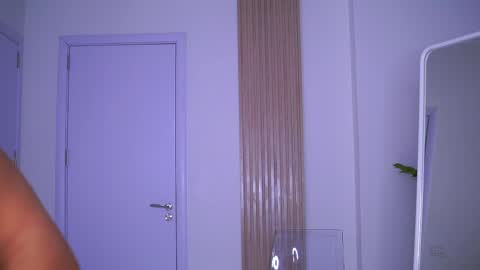 Nora online show from 02/19/25, 04:34