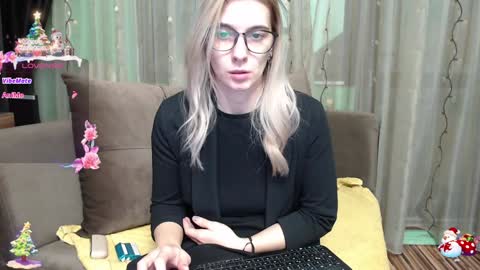 Antonia online show from 12/30/24, 06:53