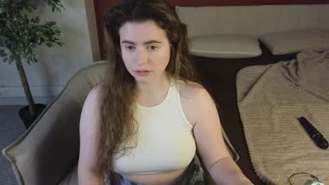 Snapshot of lovvingwhisperr chatting on 06/14/26, 01:14 Erika online show from 06/14/26, 01:14