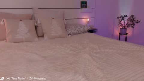    .       online show from 01/26/25, 12:01