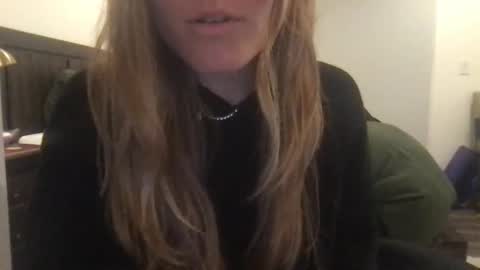 Snapshot of lozivelle chatting on 12/04/25, 02:10 lozivelle online show from 12/04/25, 02:10