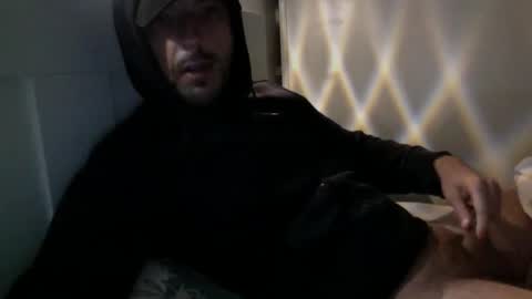 Snapshot of lpolo22 chatting on 04/01/26, 05:30 Sexy Hot Hairy Man online show from 04/01/26, 05:30