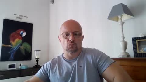 Snapshot of lrda49 chatting on 07/16/26, 07:14 Espigle online show from 07/16/26, 07:14