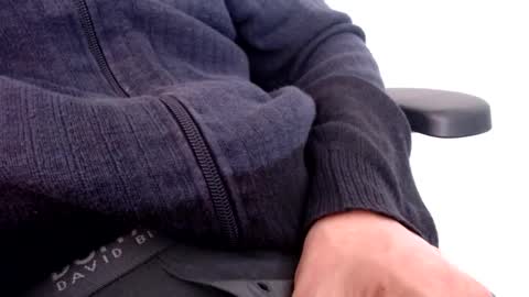 lreed090 online show from 02/07/25, 07:06