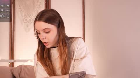 Snapshot of lu__lane chatting on 10/10/25, 08:24 Lu 3 online show from 10/10/25, 08:24