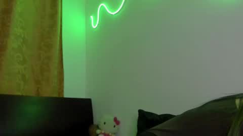 Jenn online show from 03/28/26, 08:41