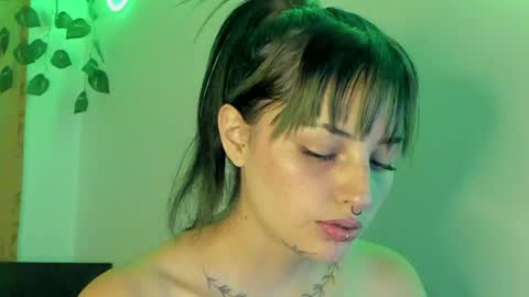 Jenn online show from 04/15/26, 06:37