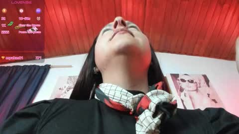 luanadabbraccio_ online show from 11/20/25, 02:39