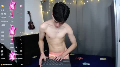 Snapshot of luandy_ chatting on 12/17/24, 11:49 lUAN online show from 12/17/24, 11:49