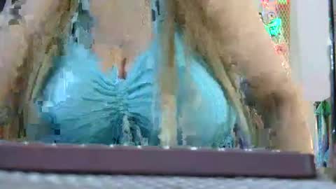 Snapshot of luanna837 chatting on 10/05/25, 01:42 luanna837 online show from 10/05/25, 01:42