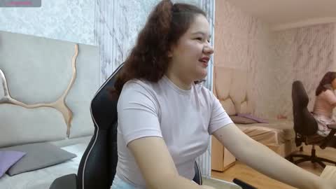 LUAR  online show from 12/21/25, 11:50