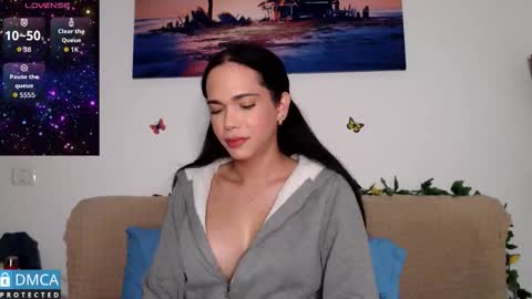 luara_ online show from 10/24/25, 09:49