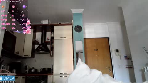 luara_ online show from 07/03/26, 06:53