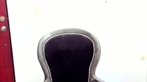 luara__01__lecat_1 online show from 12/20/25, 11:56