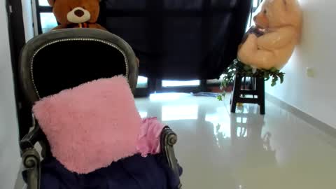 luara__01__lecat_1 online show from 01/12/26, 08:47