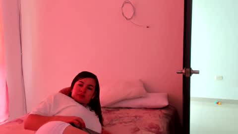 luara__01__lecat_1 online show from 03/01/26, 04:09