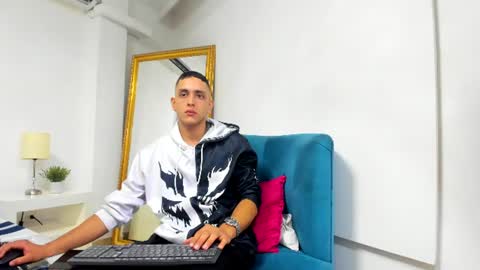 Snapshot of luca_gael chatting on 06/14/26, 03:25 Luca Gael online show from 06/14/26, 03:25