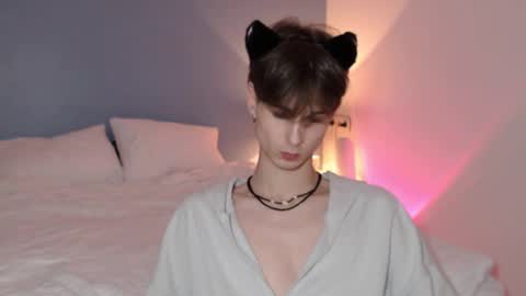 Snapshot of lucacharm chatting on 01/02/25, 10:33 lucacharm online show from 01/02/25, 10:33