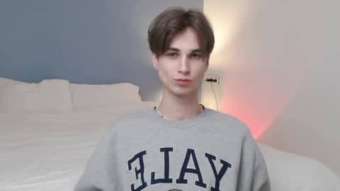 Snapshot of lucacharm chatting on 02/19/25, 11:46 lucacharm online show from 02/19/25, 11:46