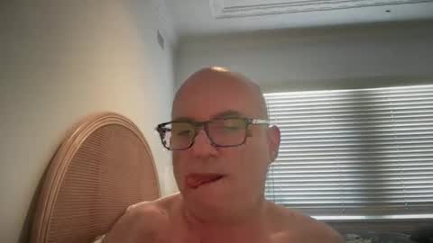 lucas10004 online show from 12/20/24, 12:08