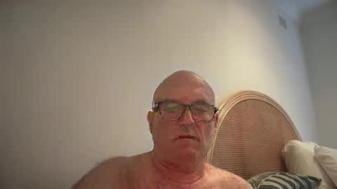 lucas10004 online show from 12/31/24, 02:08