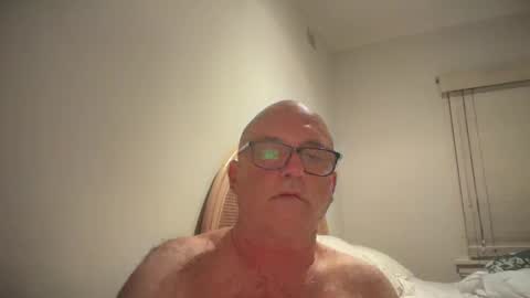 lucas10004 online show from 01/05/25, 10:43