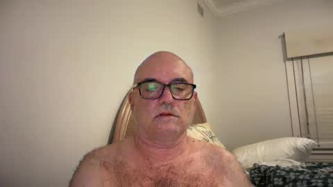 lucas10004 online show from 02/15/25, 12:33