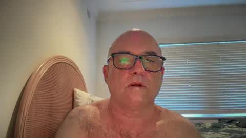 lucas10004 online show from 03/12/25, 08:41