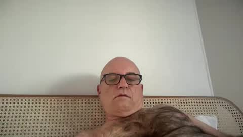 lucas10004 online show from 10/01/25, 06:19