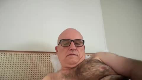 lucas10004 online show from 10/13/25, 05:18