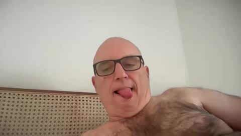 lucas10004 online show from 10/27/25, 02:59