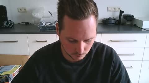 Lucas online show from 09/18/25, 01:13