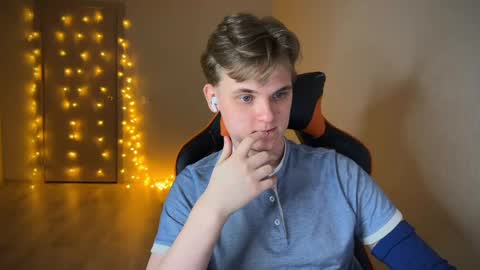 Lucas Gill online show from 01/28/25, 03:57