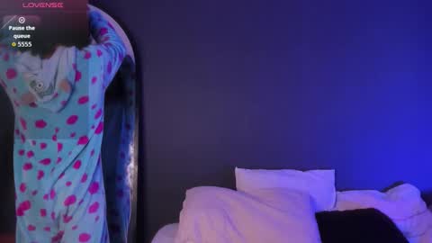   online show from 10/29/25, 12:07