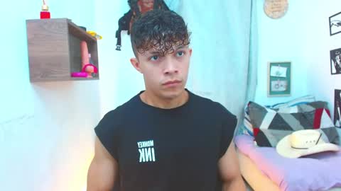 Lucas Luxx online show from 09/18/25, 12:51