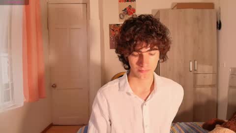 lucas_xo online show from 11/23/25, 09:25