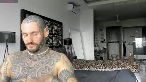 lucasexclusive online show from 12/24/24, 09:28